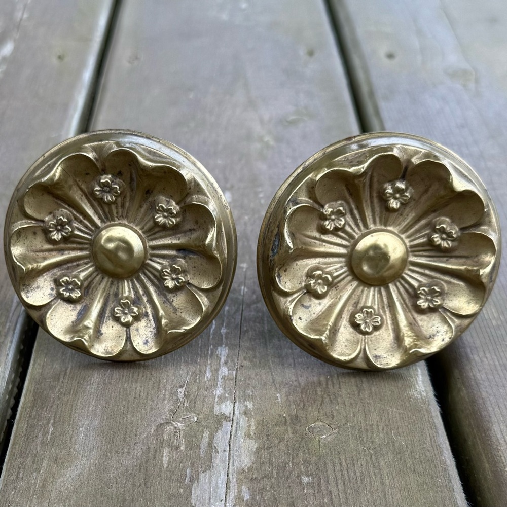 Antique Victorian Set of 2 Ormolu Gilded Bronze Floral Drapery Curtain Tiebacks - Picture 1 of 12